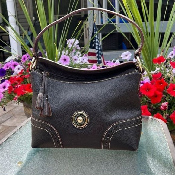 Dooney & Bourke Handbags - Dooney & Bourke hand bag, beautiful condition